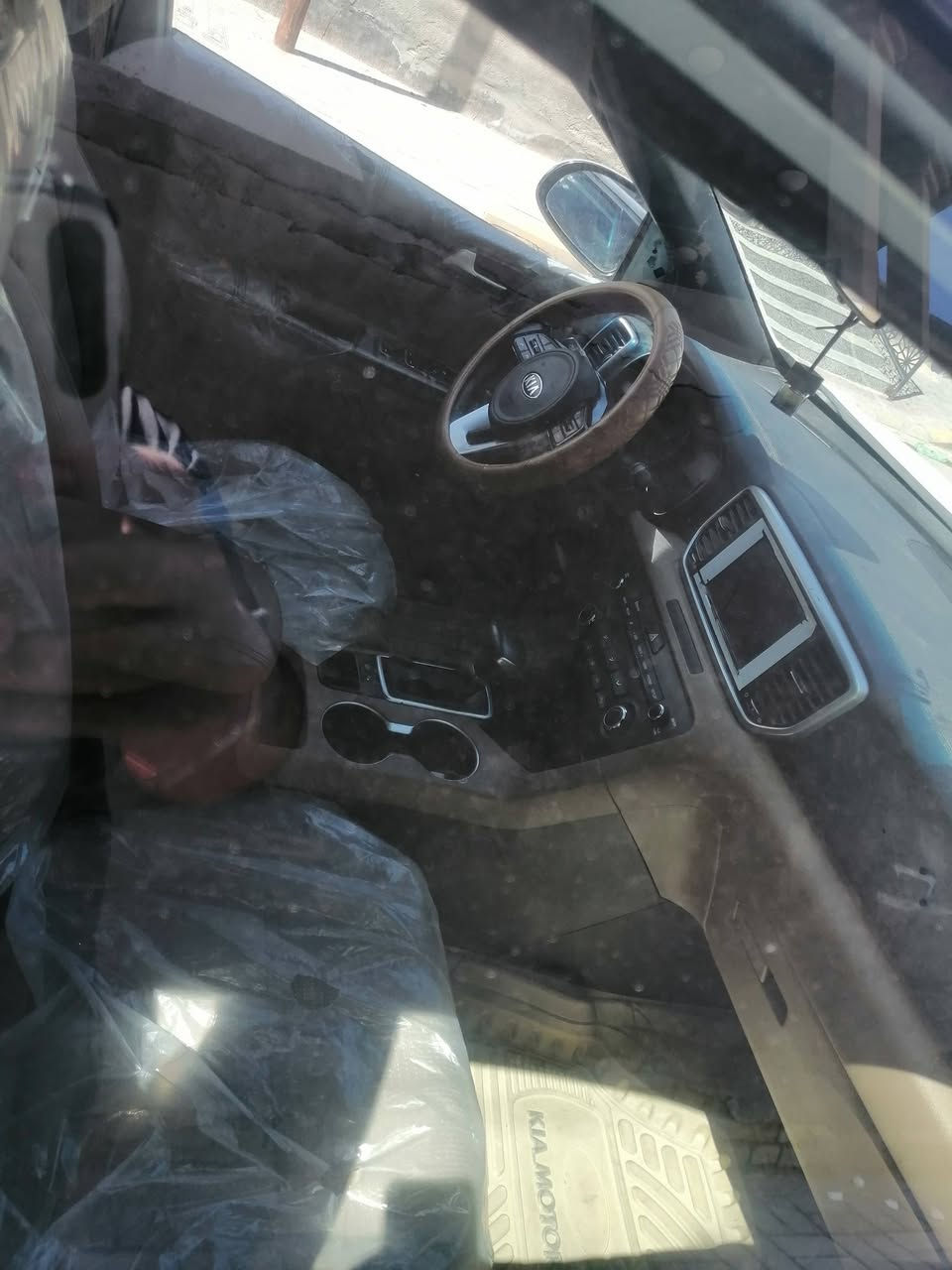 موجود سبورتج خليجي موديل 20بيه تبديل بنيد وباب سايق وجاملغ جه سايق فول للخير عدا بصمه لون ابيض ماشيه 60الف حقيقي
اي استفسار 
الاتصال *********** مكاني سماوه
