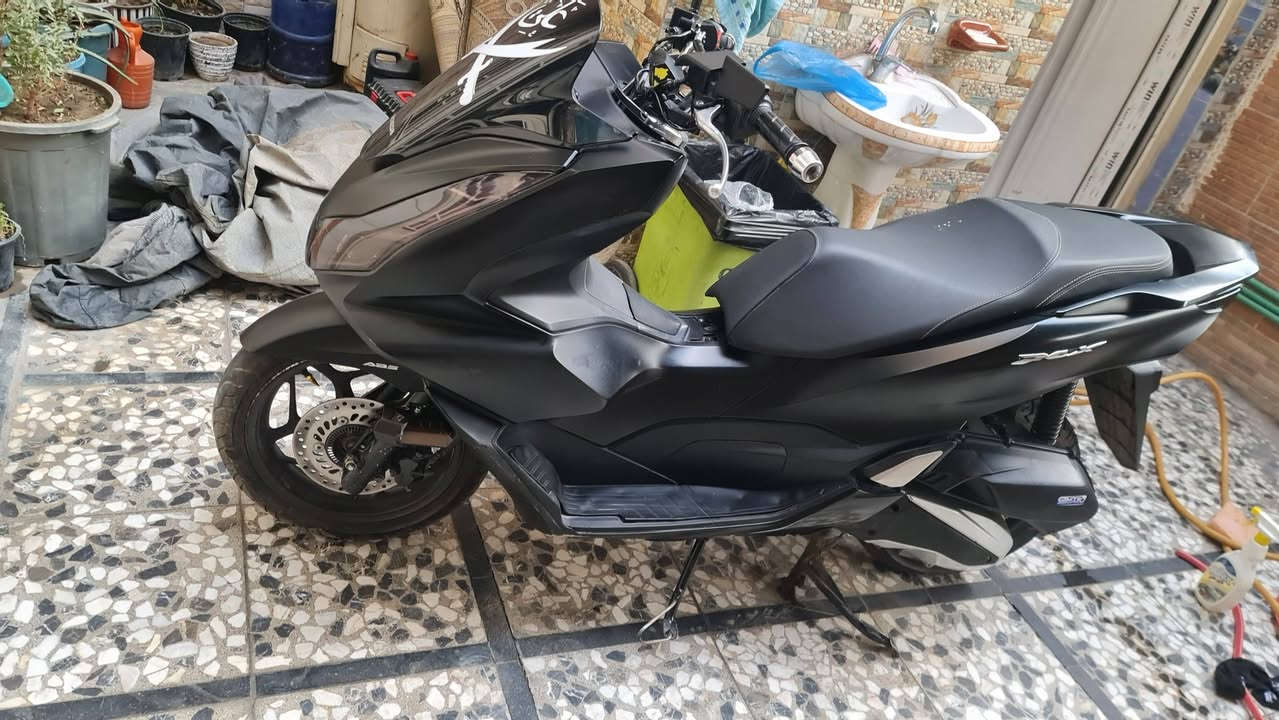 دراجه pcx جيل 4 دراجه خير من الله  بانزين كله محسن
دهن ايضاً مؤتل دراجه بلاديه
ماشيه 50
للبيع 
بغداد البلديات  
***********
