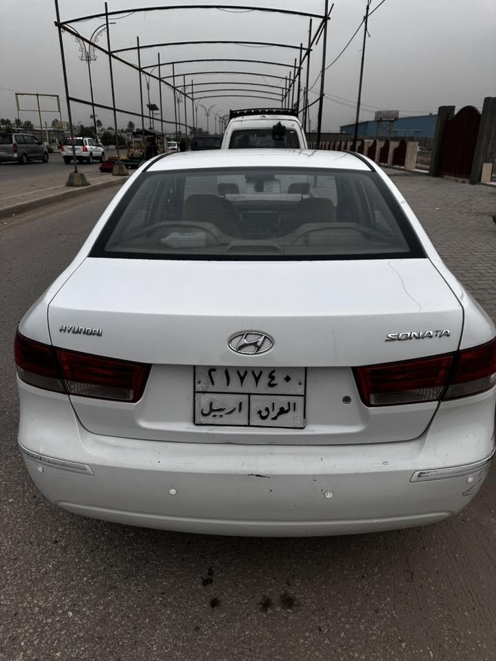 سوناتا خليجي ١١

الموصفات 

محرك ٢٤٠٠

فتحة بالقمارة 

تحكم ستيرن 

اشاير بالمري 

شاشة داخلية 

بيهه صبغ باب خلفي + الدواير 

السعر ١٢٢ و بي مجال بسيط 
مكاني حلة 
***********
