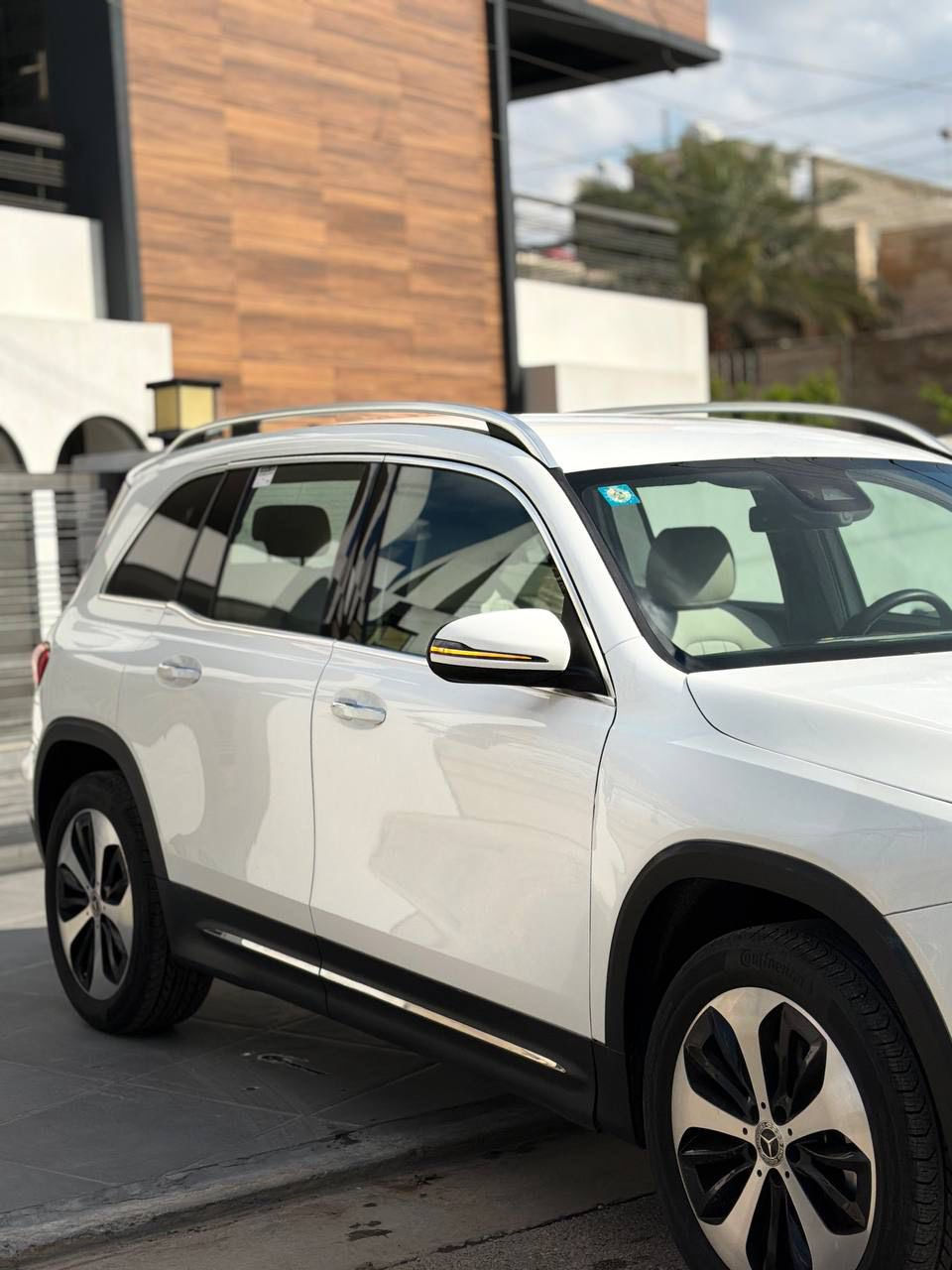 🚗 للبيع
Mercedes-Benz GLB 250 2024

🌍 –  بغداد - حي العدل

•   🛣️  المسافة المقطوعة    ٦ الف 

✅ المواصفات :

المسافة:٦ ألف م

• اللون: ابيض 🖤

• المحرك: 4 سلندر تيربو الوقود: بنزين )

• القير: أوتوماتيك 9 سرعات

• المنشأ: وارد امريكي داخلية جلد 

• كراسي كهرباء متعددة الوضعيات

• صندوق خلفي كهربائي

• شفتات تبديل سرعة على الستيرن

• نظام قيادة مريح ورياضي

• عزل عالي وراحة ممتازة

نظام دخول وتشغيل بدون مفتاح

• شاشة معلومات حديثة

• كاميرا + حساسات أمامية وخلفية

• مثبت سرعة

• نظام فرامل ذكي

• مرايا كهرباء قابلة للطي

• إضاءة LED متطورة

• نظام تكييف أوتوماتيك مزدوج

• نظام أمان متكامل من مرسيدس

السعر / ٢٥ الف دولار


**إذا كنت صاحب هذا الإعلان وتريد حذفه لأي سبب، رجاءا أرسل رسالة إلى الدعم الفني**