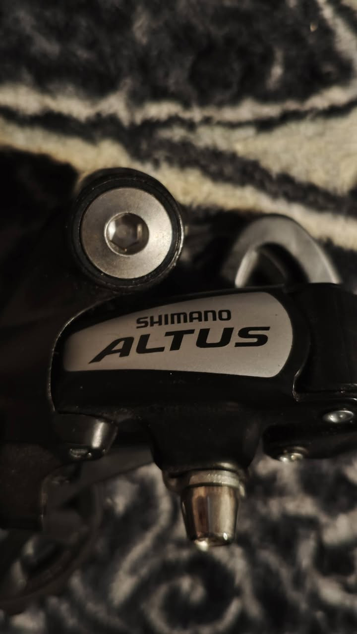 غراض بايسكل متوفر بيع مفرد
واذا شلع كلهن ب 55 الف 
ركبه كاربون 
وذراع وصينيه سبندل 
قفص كفه لجماعه الفكسد يفيدهم 
وعقرب atus Shimano
للعلم كلهم جديدات ممستعملات


**إذا كنت صاحب هذا الإعلان وتريد حذفه لأي سبب، رجاءا أرسل رسالة إلى الدعم الفني**