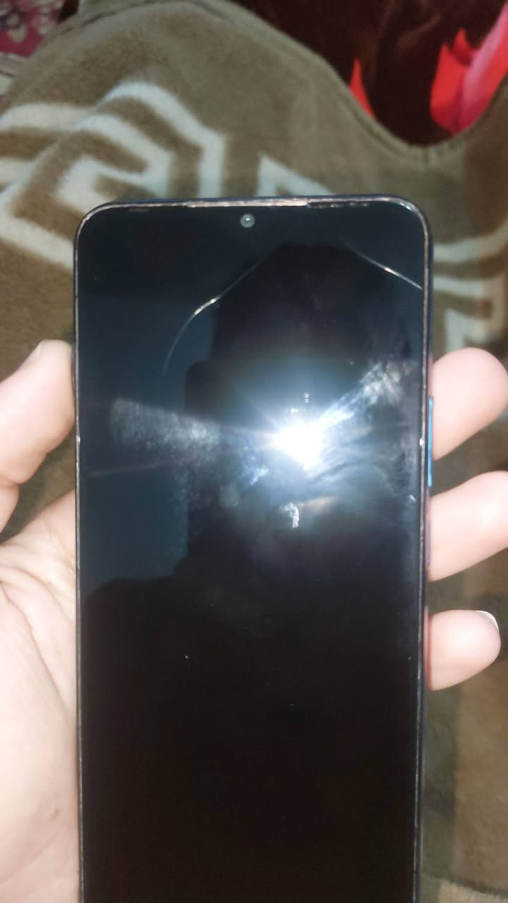 السلام عليكم ورحمة الله وبركاته 
كلشي بيه شغل  بيه فطر واضح بصور  وياه شاحنه
السعر 60 الف وبيه مجال شراي 
خاص او اتصل ***********
