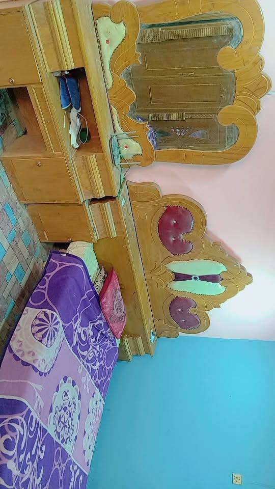 السلام عليكم غرفه للبيع مكان طويريج والشرايبي خير ويتدلل***********
