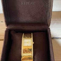 ساعه نساي • نظافة ٩٩٪ • مع الكارتون