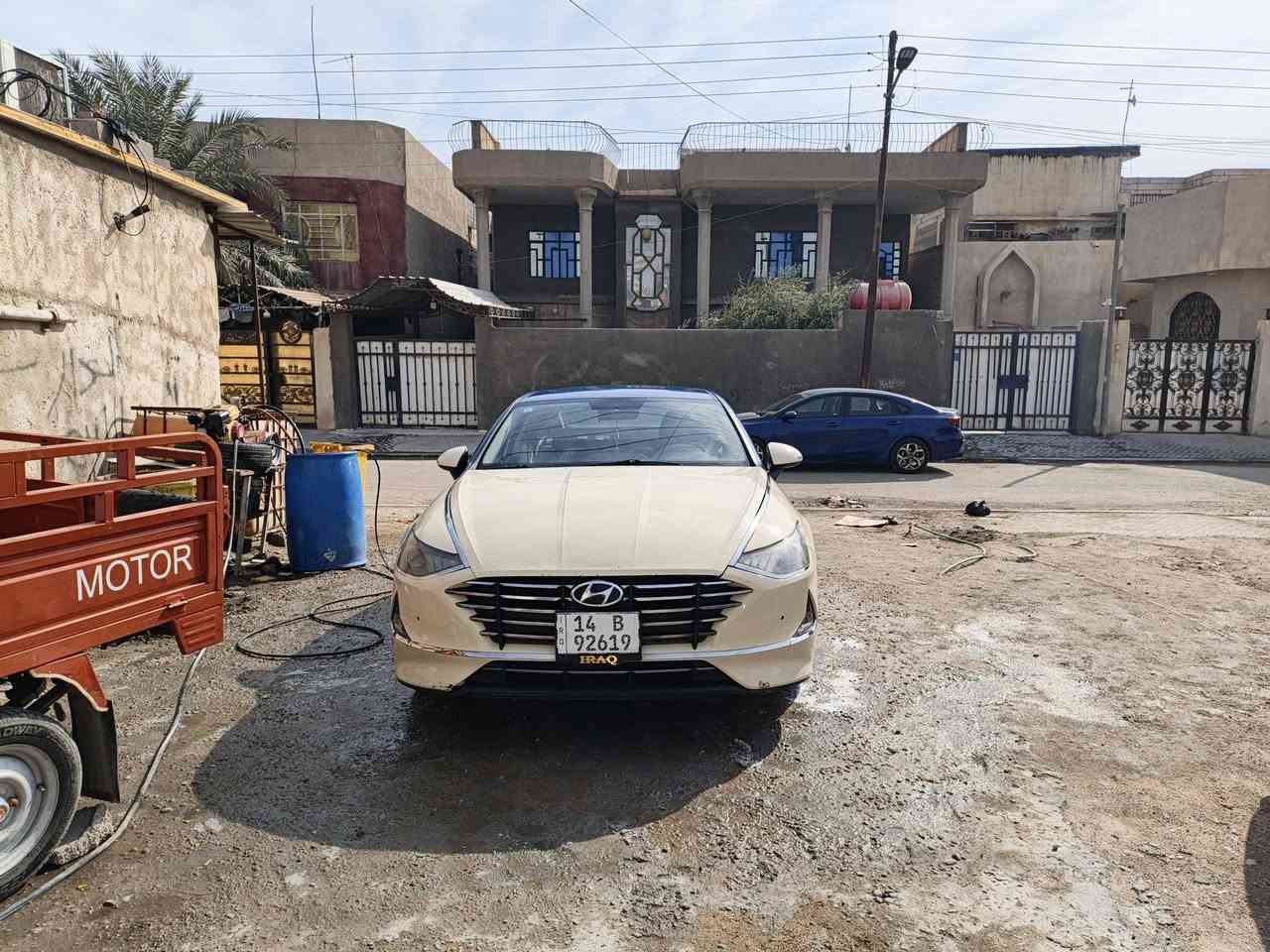 سلام عليكم سوناتا هايبرد تكسي دبي كير ومحرك خير من الله  حداديه بس دبلات يراد الها سياره بسمي احولك ثاني يوم بيها قطع صبغ من دبي  سياره بدون حادث سياره جاهزه تترايك وين ما تريد السعر 125 وبيها مجال  عنوان بصره ***********
