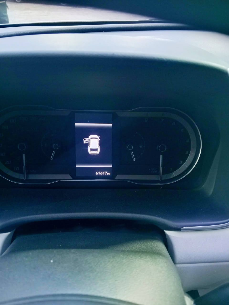 السلام عليكم ورحمة الله وبركاته توكسان موديل 2024 وارد امريكي سياره فول عده لبنرامه تشغيل عن بعد 
اربع انضمه قياده
قياده ذاتيه
أوتو هوت
أوتو ستوب
تدفئه المقاعد
رادار امامي
نقطه عمياء 
هوايه بيهة مواصفات
حادثهة تبديل بنيد وكاله نفس لون بارد بسيط بلجاملغ
بدون داخل
السعر 200 ورقه وبيهة مجال بسيط 
*********** بي واتساب
