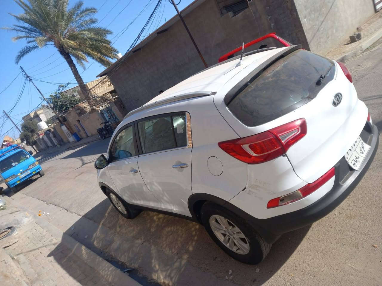 سلام عليكم كيه سبورتج موديل ٢٠١٥ خليجي دوش مصبوقه عام متجايه تجيه كلش خفيفه مكفوله من كص مكان سياره لطيفيه بغداد السعر ١٠٤ مستعجل على بيعته رقم ***********
