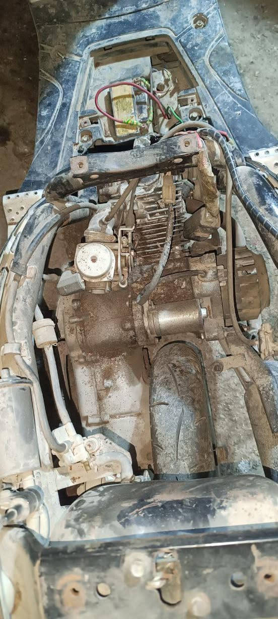 السلام عليكم 
دراجة ماكس عدله للبيع ابيع كوم حديد 
جانت تشتغل وطفت فجأة واذا تشغل ما تمشي ما اعرف شبيها 
مكاني حي طارق رقمي ***********
السعر خاص  كوم حديد
