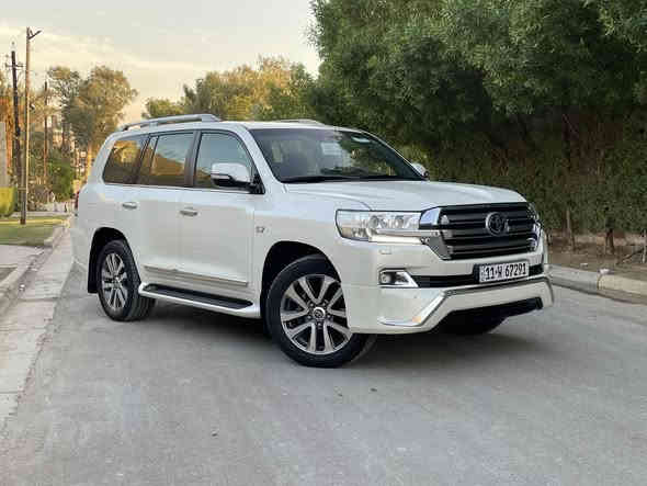 السلام عليكم عندي لاندكروز 2017  VXS ام الرادر مواصفات لكرز  السياره كفاله عامه من الصبغ والضربه والتبديل ماشي 86 الف رقم بغداد بااسمي تحويل ثاني يوم 
محرك 8 سلندر 5700
جكات
بصمات
جنطه كهرباء
3 شاشات
فتحه
تشغيل عن بعد
مقاعد خزن ميموري
محيتاج اذكر الباقي هي لكرز مواصفات
مكاني بغداد الرصااااافه
السسسسسعر 535$
للاتصال
***********
