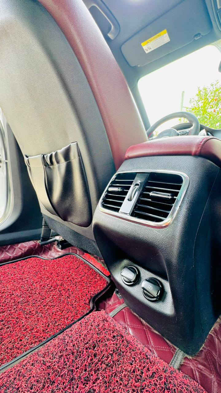 #الاوبتيماـالجميل
السلام عليكم شباب
للجناي الي يدور شي نظيف وفول 
اوبتما 2017 SX فووول 1/1 جديدة بمعنى الكلمة قطعتين صبغ فقط
—..محرك2000تيربو معلي الكازكيت تستقبل بانزين عادي بدون قطره دوانز والاقتصاد والنشاط فوول
..بنوراما 3 حركات
..4بصمات(تشغيل-ابواب-صندوق)
..داخل لونين كشنات جلد  ماروني قرميدي  بلااادي
..مري شفط  قلاب واشاير بلمري
..رادار  امامي جانبي وخلفي
..تبريد قطعتين
 …تبريد تدفئه بلكشنات والستيرن
..مود درايف 4 وظعيات قيادة
..شاشة تدعم كار بلي وبيه كل الانظمة التحكم والملاحة
..تبريد  بيانو مناخي منفصل 
..شفتات بلستيرن
..تحكم كراسي كهربائي كامل
..حساس خلفي
..تدفئه خلفيه بلكشنات
..منظومه لايتات زنون اصلي ديناميكي متحرك+ لد نهاري مرتب
..مانع انزلاق
..كشنات خزن ميموري
 ..نظام بريكات رياظي  رباعي
…ستيرن رياظي حرف D
…سستم صوت هارمن كاردن الماني عملاق+امبلي فااير 3
…انارة داخله امامي وخلفي ثلجي بلادي
..بردات خلفيه بلاد
…شاحن wifi
—نظام Gbs
—جنطة ذكية تفتح تلقائي عند الوقوف 3 ثواني
—نظام ترحيب وانارره مخفي بليدات 
عند الاقتراب
—كامره خلفيه دواره 360
—دفيوزر خلفي رياضي
—دبل كزوز
—بك لايت LED
—دوسات كيا ليزري
—سبويلر رياضي
—شاشة اعطال
 —-منافذ Usb 6 امامي خلفي چكمچه
—تخم وويل وتاير رياضي 18 بلادي 
—ماشية 100 الف
+++ بعد اكو مواصفات مامذكوره لان السياره اعلى فئه بلاوبتما كل مواصفات شركه كيا موجودة بيه
…………السياره كتلوكات الشركه بيه وعدته كاملة ولا كلوب مشتغل بلدشبول كله جاهزه بدون نقص……
السياره قطعتين صبغ جاملغ وبنيد وبيه شي بسيط براس اللغد تعمير للامانه فقط وشرط السونار
—ملاحظة(السياره جديدة بمعنى لكلمه وترايها ماشاءالله احلى من الزيرو)لاتقارنها بلتعبانات والدهن ادنول  حصرا من وكالة الحسام 
—رقم بغداد الدولي الجديد سنويه وهزه لل2030شرط التحويل ثاني يوم
مكانه حله 
استفسار ***********

لمعرفه السعر سوي تعليق على سوق بغداد أون لاين ـــــــ Baghdad Market Online
