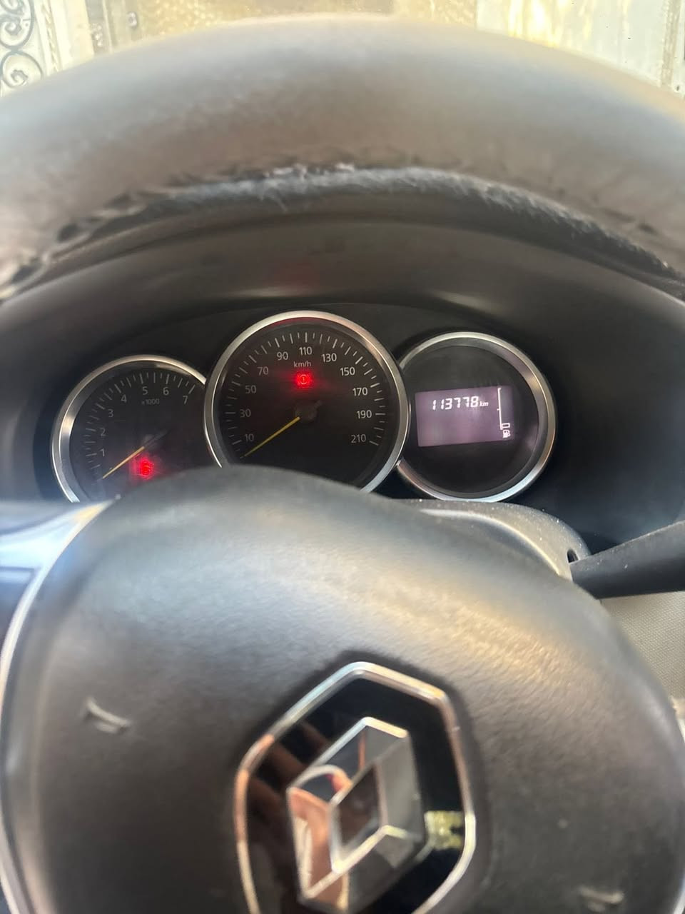 رينو 2019 خليجي حرة مرقم اربيل بأسمي التحويل ثاني يوم
السيارة خير من الله نظيفة 
كير ومكينة بشرط 
صدرها ناعم 
ماشية 130 كيلو
السيارة بنيدها مصبوغ وجاملغ صفحة السايق معدل بارد ومصبوغ  
للبيع نقد 
للتواصل 
***********
***********
سعرها 85 ورقة وبيها مجال للشراي
