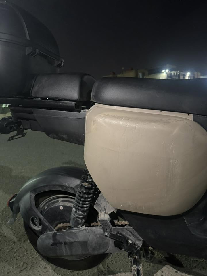 للبيع دراجة كهربائية من شركة الريان، بحالة جديدة جداً ونظيفة، استخدام خفيف جداً وخالية من الأعطال. البطارية والمحرك يعملان بكفاءة ممتازة، والدراجة جاهزة للاستخدام مباشرة دون الحاجة لأي صيانة وجميع ملحقاتها جديده وغير مستعمله ابدا.

💰 السعر: 500,000 دينار عراقي قابل للتفاوض بالمعقول.

فرصة ممتازة لمن يبحث عن دراجة كهربائية اقتصادية وعملية بحالة شبه جديدة.

📞 للتواصل والاستفسار:
***********

المكان : بغداد زيونه
