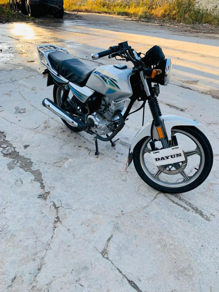 سلام عليكم  دراجه دايون مديل 2021 للبيع 
أوراق اصولي دراجه كامله مكمله وحلوه ونصيفه بعد انضف من صور مكاني كربلاء الحسينيه 
سعره مليون و150 وبيه مجال  قليل حك جيه 
مكلف بل نشر.  رقم صاحب دراجه ‭0771 727 3511‬
