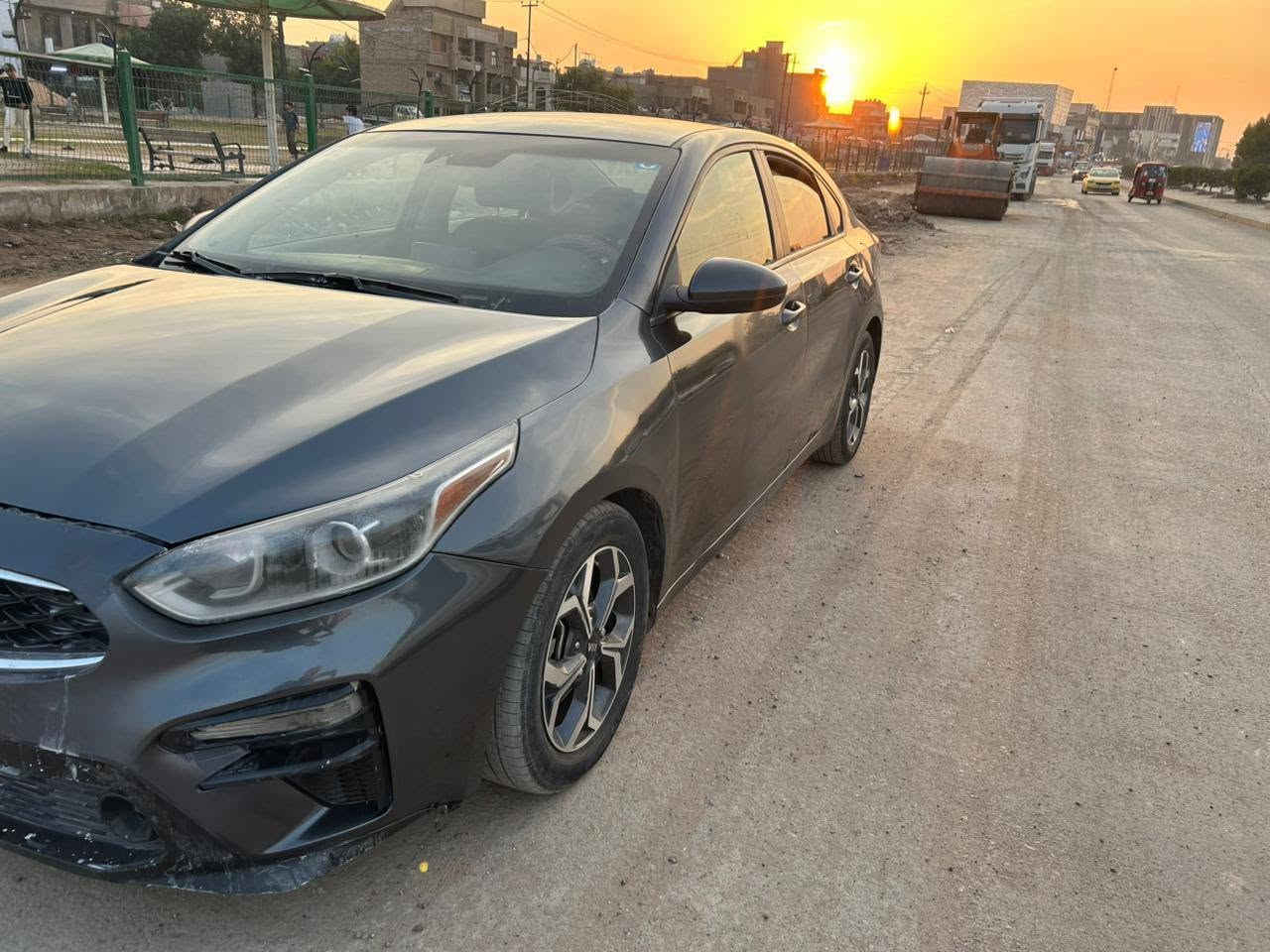السلام عليكم  كيا فورتي موديل 2020 وراد امريكي صور الحادث موجوده نص فول محرك 2000دوش كير AT رقم بغداد تحويل ثاني يوم
السعر 125 وبيها مجال
الاتصال*********** بغداد, العراق

