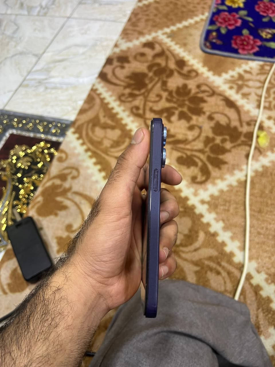 550الف قفل 
ايفون 14 برو ماكس شرق اوسط ذاكره 256 الجهاز مبدل شاشه وبطاريه نوعيه زينه بي فطر بسيط بالضهر جاي ابيع لانن محتاج مكاني بغداد الخطيب رقم ***********
