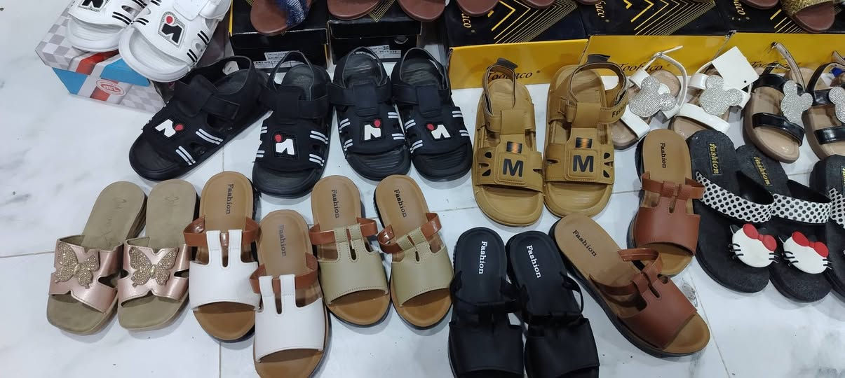 عرض خاص بنات مساء الورد حبايب اجيتكم بعرض 👻👻
بنات العرض الاول شحاطات ونسائي ومحير بسعر 4تالاف بس
والعرض الثاني بسعر 3ثنين ب5
بنات ستغلو العرض العنوان حي العسكري الاول شارع اسواق طيبه مقابل سنتر جود كوزمتك حيدر المجمع ابو درج بدارت ندوش تنورونه بي وقت ويتوفر توصيل ذا تحبون الحجز ***********
