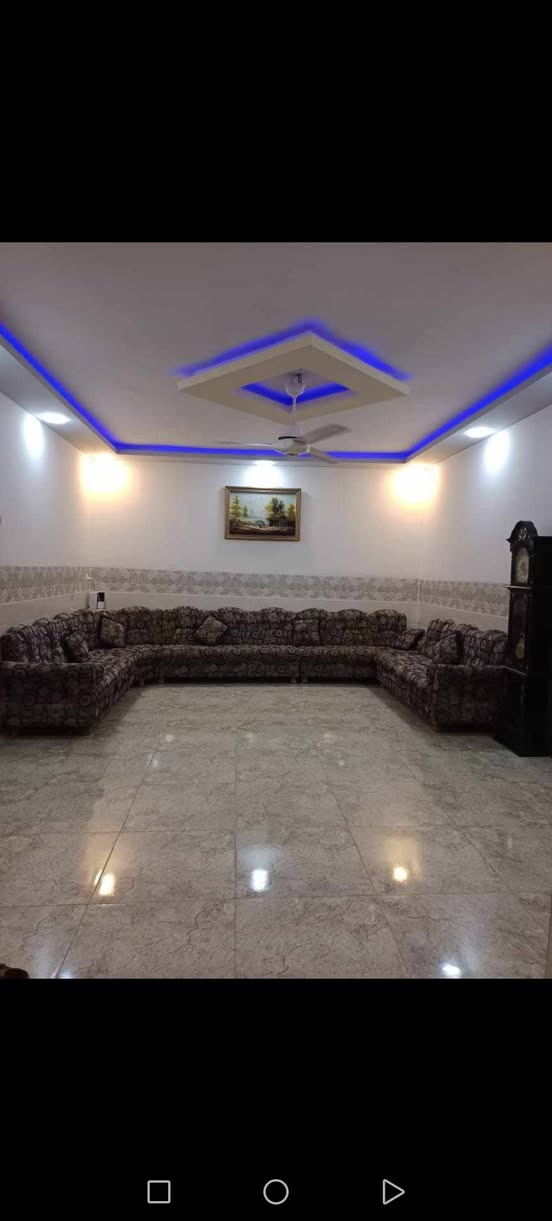 عروض مكتب الصادقين للعقار
عروض مكتب الصادقين للعقار

دار للبيع في حي الاخاء مساحه 200 متر واجهه 10 عمق 20

ملك صرف طابو الزهور. بناء محدث 2023. قرب جامع الصادقين
ط الاول. غرفتين نوم. هول. استقبال. مطبخ. صحيات.

ط الثاني. ٣ غرف نوم. هول. سطح ناصي سطح عالي

مراجعه مكتب الصادقين للعقار سايدين الكنيسه تايتينك مقابل مرطبات الصفار للاتصال ***********
نستقبل جميع العروض التجاري والسكني
