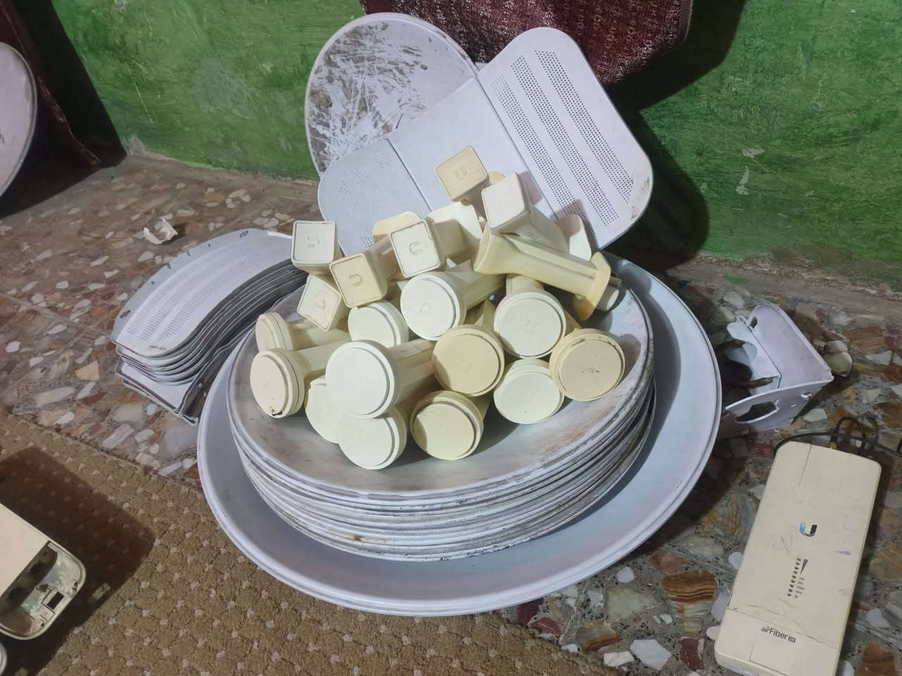 سلام عليكم 
متوفر نانوات 12قطعة m5 xw سعر القطعة 35
متوفر نانوات 12قطعة m5 xm سعر القطعة 25
متوفر بور بيم 11قطعه سعر القطعة 55
متوفر لايت بيم 7قطع سعر القطعة 35
متوفر بور بيم m5 300كامل سعره 40
متوفر بور بيم m5 ايسي شغال فقط كلوباته طافيه سعره 50
متوفر نانوت m2 قطعتين سعر القطعة 30 نضاف لوك 
متوفر نانو بيم نضيفه فقط بيه فطر ناعم سعر 15
متوفر ايرفايبر 3قطع X5 واحد شغال طبيعي وثاني فقط كلوبات وثالث طافي سعرهن كلي 200
ضمان بلقطعه 3ايام 
متوفر توصيل لكل محافضات العراق 
مكاني بغداد العماري 
لتواصل ***********وتساب وتصال
