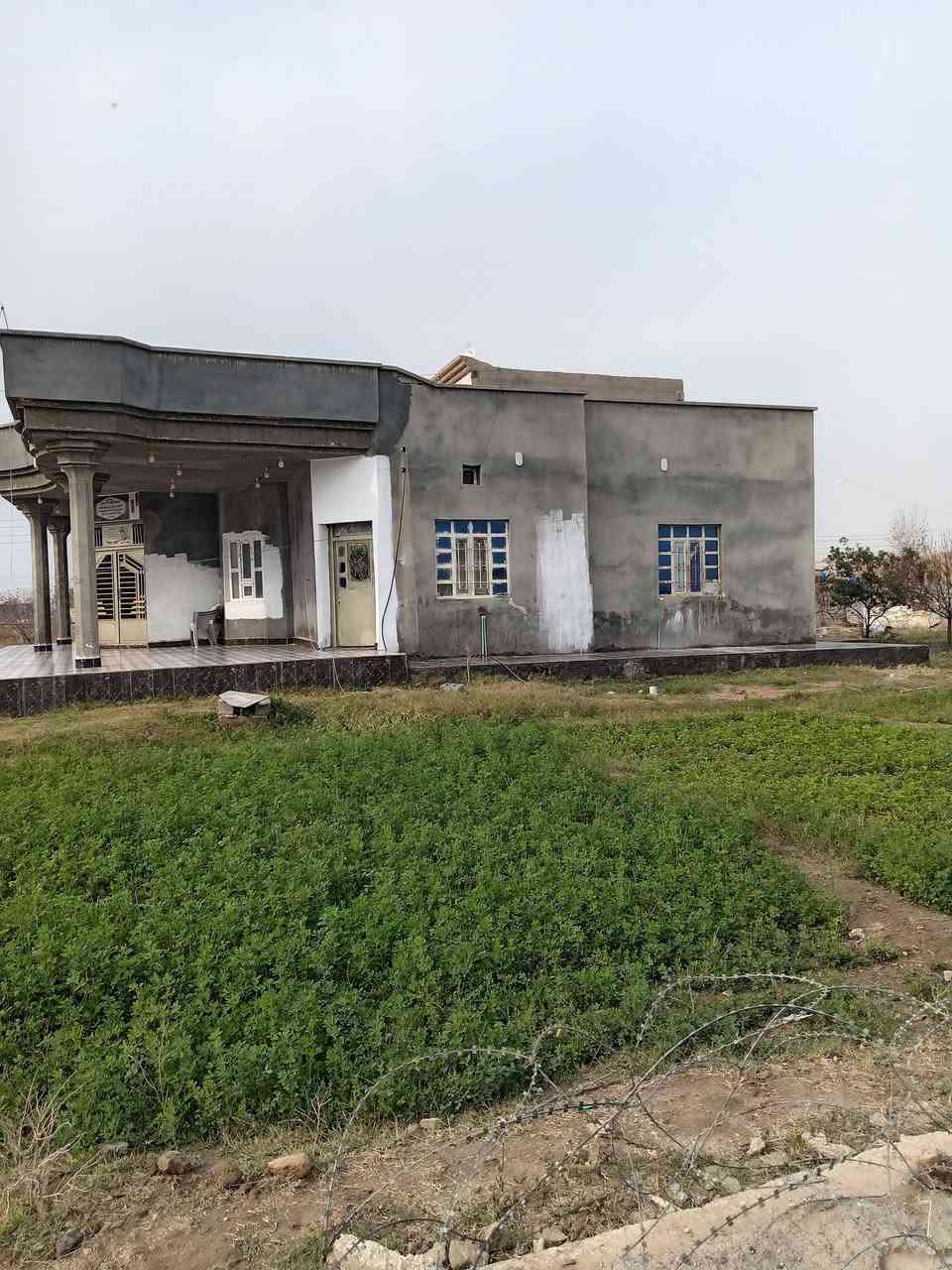 #السلام #عليكم #البيت #معروض #لبييع 
البيت يتكون من غرفتين +هول +ستقبال +ديوان وكلدور +مطبخ  ستقبال وديوان وكلدور سيراميك حمامات خارج سيراميك  الباقي صب ناعم 
المساحه 1800 يعني اقل دونم بضهر البيت خان +مخزن واضح بصور  
#الموقع #الجزيره #قريه #المراسمه 
أللاستفسار (***********)   (***********)
