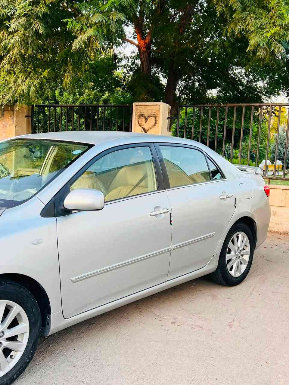 كورلا موديل 2009فقط جاملغ خلفي صبغ وبيها جراد بسيط محرك كير كله بشرط هزه فحص كل جديد سعرها 105ورقات مكان اربيل ترهم مقدمه والباقي اقساط حسب السعر وحسب الاتفاق 
***********

