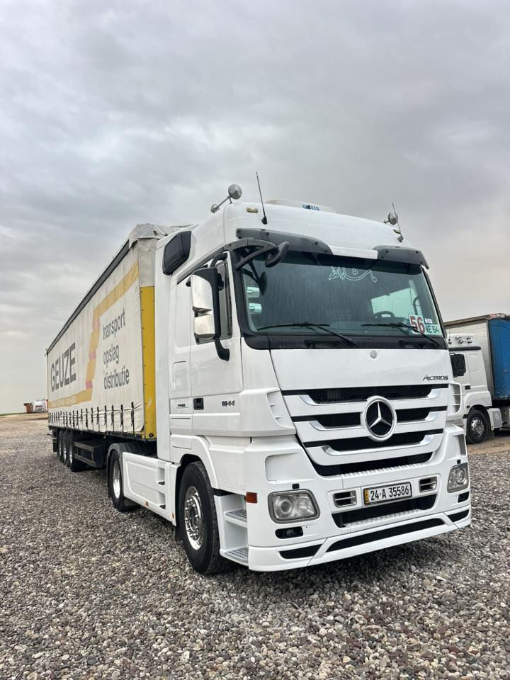 للبيع مارسيدس اكتروز تريله جادر 
موديل 2012
حجم 1844
مواصفات ريتايدر تبريد 
ثلاجه سبلت سقف هورنات 
دبل مناميه لايت عدسه زراك لايت 
عربانه نوع شمتز نص أجناب 
***********
***********
***********
***********
