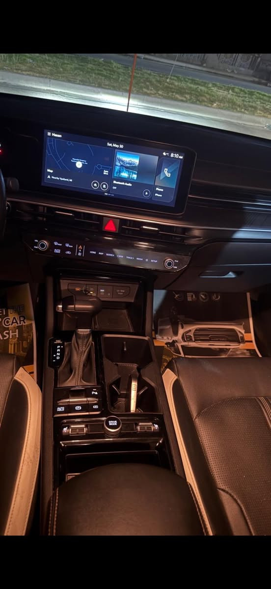 السلام عليكم 
للبيع 
كي فايف جي تي لاين     K5 GT line
مديل 2025
محرك 2500
ماشيه 32
الحادث فقط تكحيل جدآ قليل بل جاملغ الامامي 
مواصفات كلش هواي بيهه 
السعر 185$
مكاني بغداد الحريه ***********

