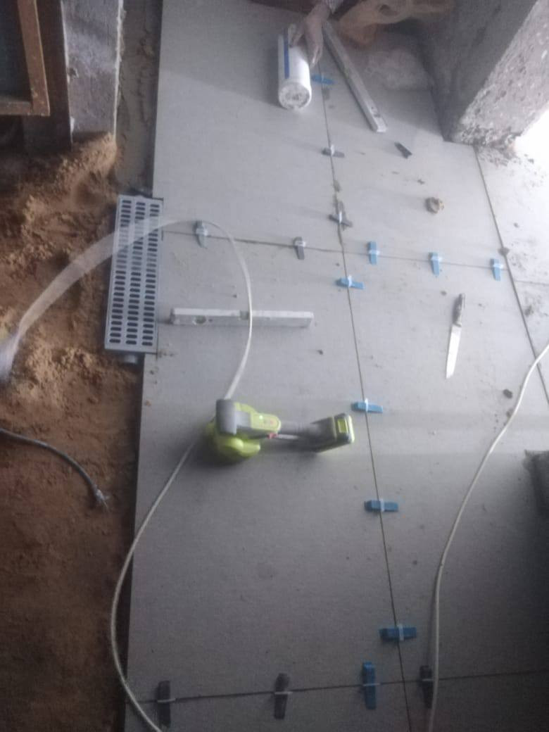 خلف سيراميك درجه اولى وانجاز في العمل وباسعار مناسبه للجميع ***********
