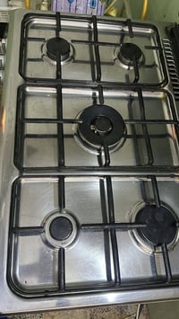 طباخ ايطالي • خمس عيون • نضيف