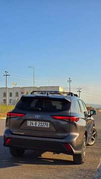 هايلاندر V6 • ٢٠٢٢ • بدون صبغ