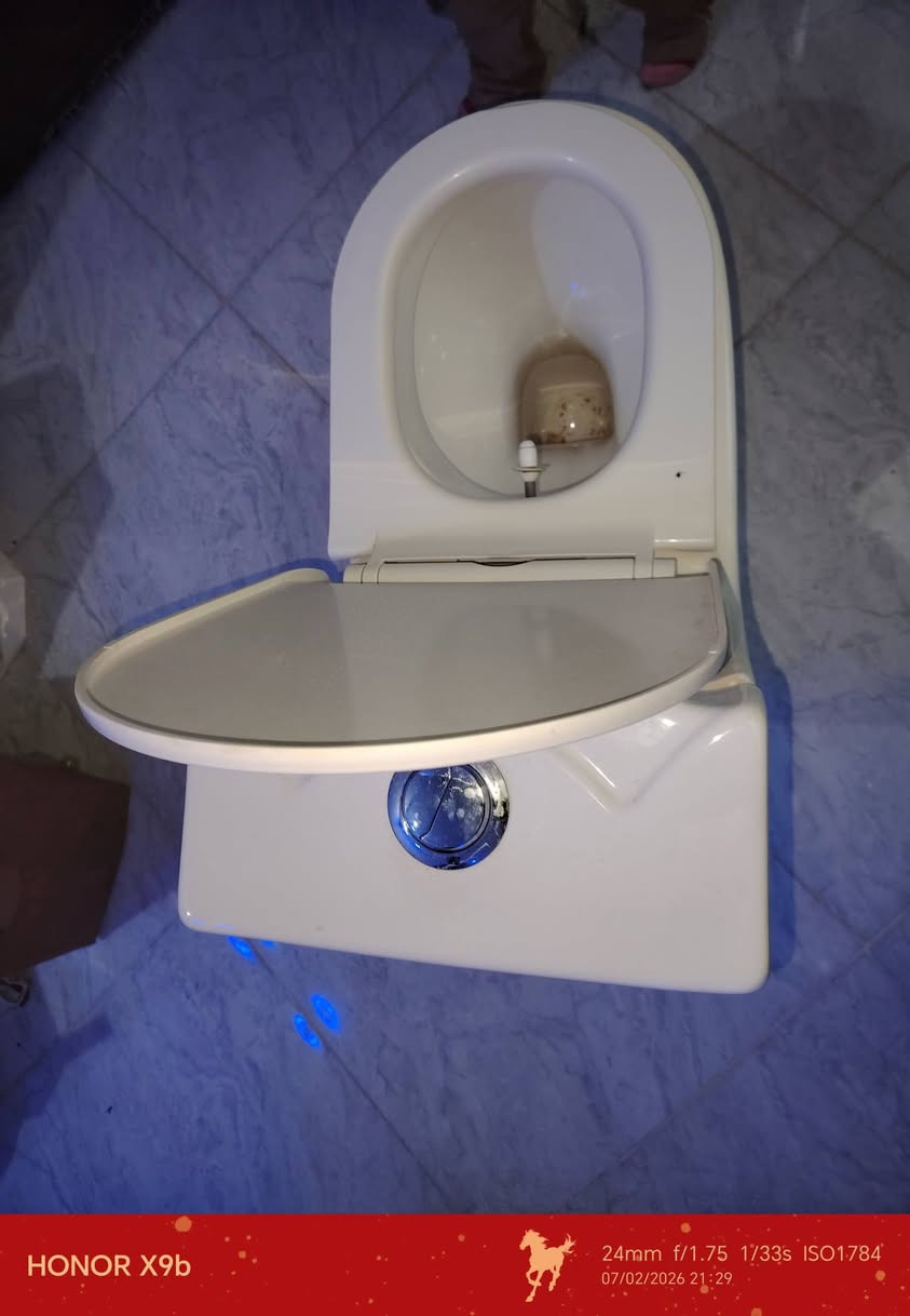 مقعد غربي نظيف كلش عدد2 مكانهن الدورة


**إذا كنت صاحب هذا الإعلان وتريد حذفه لأي سبب، رجاءا أرسل رسالة إلى الدعم الفني**