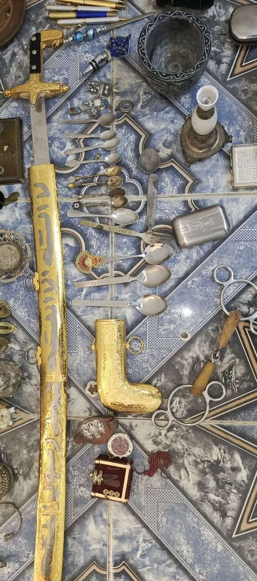 عمي القطعه على 5الاف شلعه شلعه شلعه قطعه مابيع وهذا رقمي ***********
