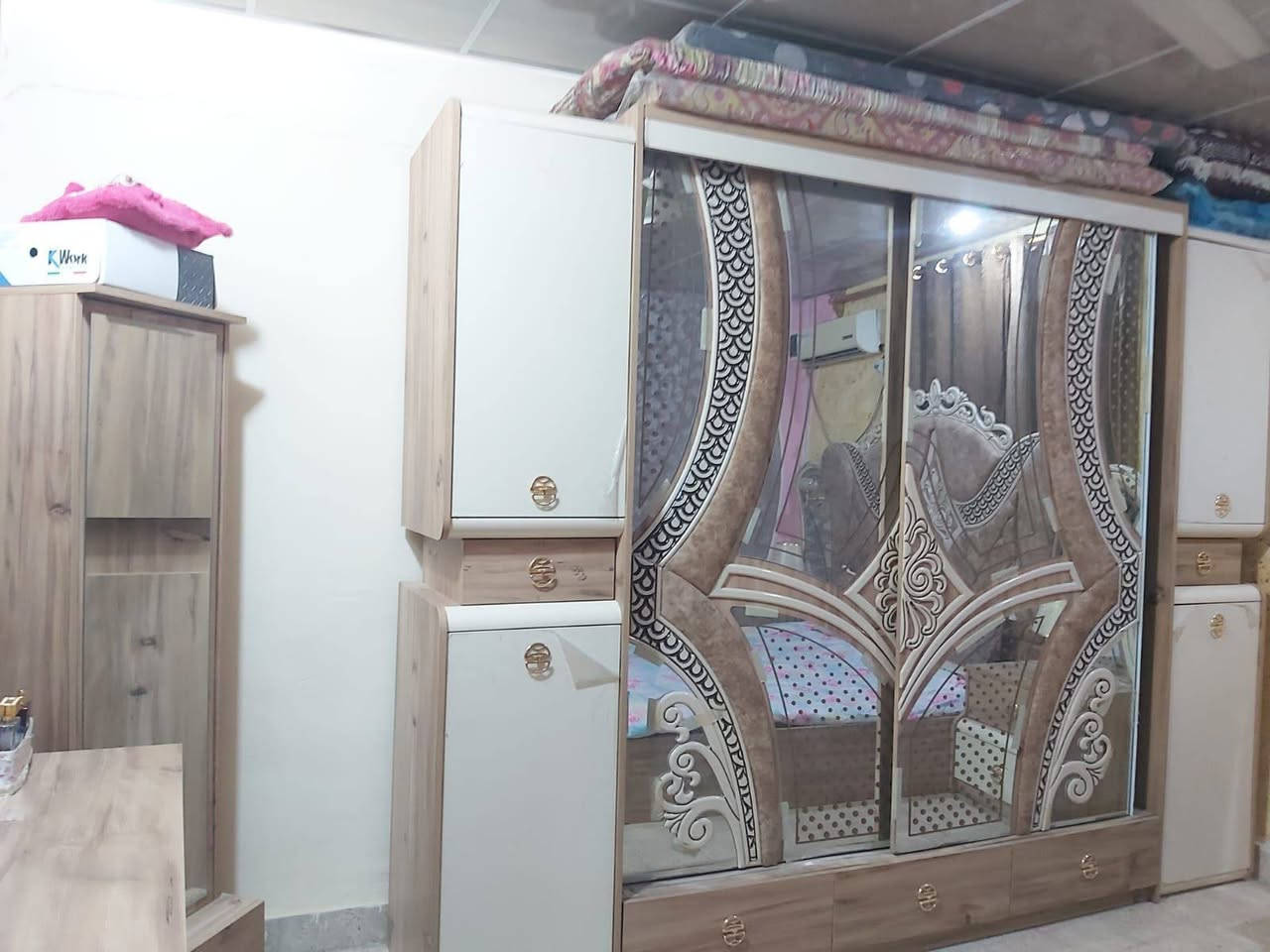 غرفه 10قطع تركي خشب ثقيل السعر 650 وبيها مجال الزبير الجاهزه
***********
