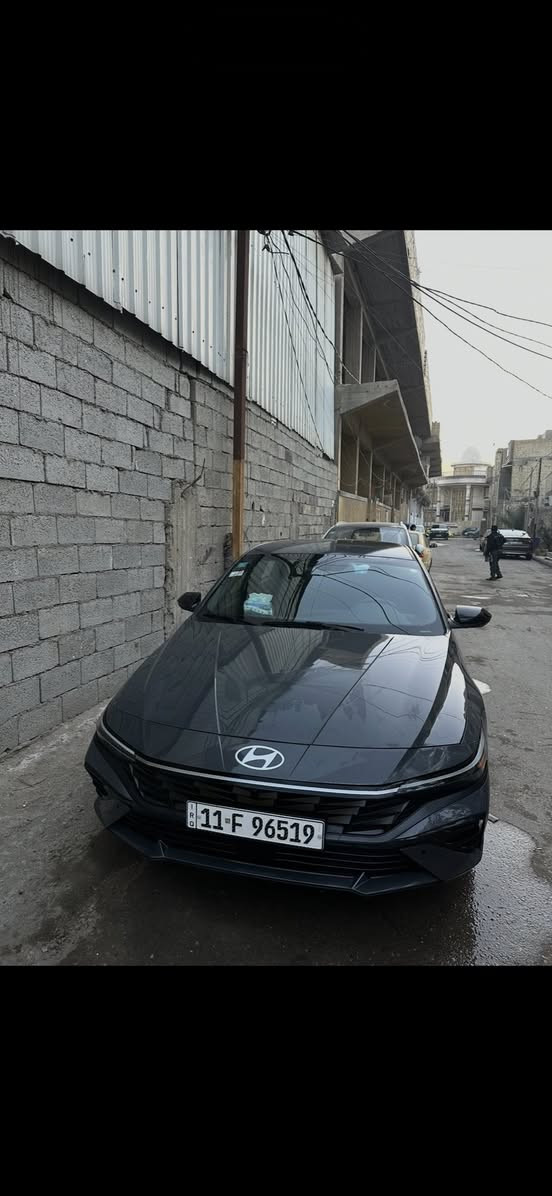 السلام عليكم 
النترا ٢٠٢٥ 
وارد امريكي الحادث مرفق بالصور 
قطعتين فقط وبس وحدة صبغ والثانية نفس اللون بالضبط وتصليحها درجة اولى شرط  ماشية ٩ الاف كيلو متر مواصفات نقطة عمياء تحديد مسار رادارات تشغيل عن بعد وتلث وضعيات قيادة والمواصفات البقية المعروفة رقم بغداد بأسمي ثاني يوم تحويل شرط التحويل والسيارة مكفولة من كل شي بعد هية ٢٠٢٥ 
المكان بغداد بلديات 
السعر :١٧٥وبيها مجال قليل لان السيارة اني مستوردها اني بشهر ال١١ وهسة محتاج واريد ابيع
الرقم ***********
ما متواجد هنا فقط اتصال
