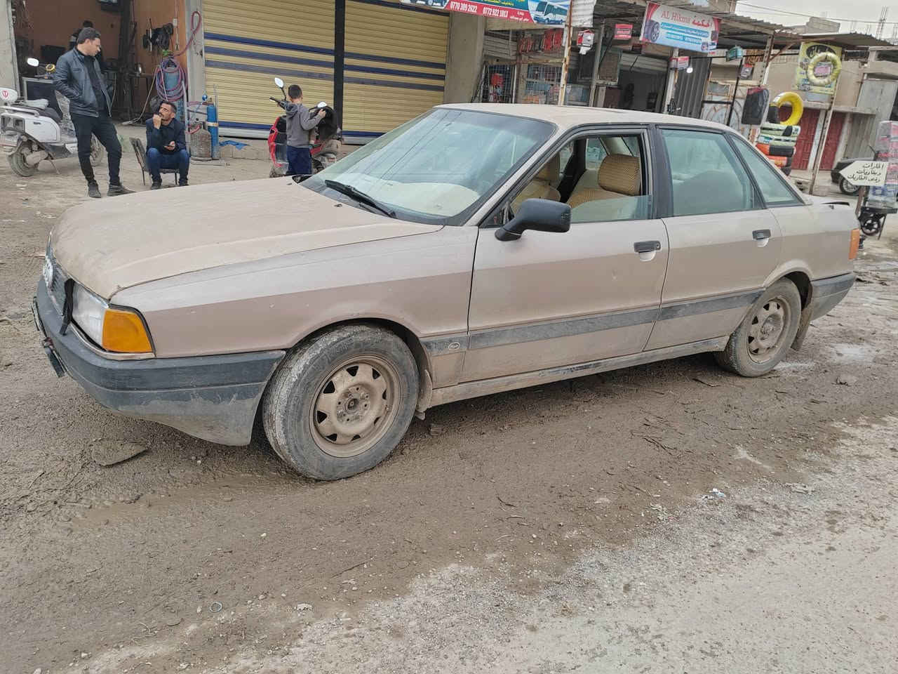 سلام عليكم اودي للبيع كير محرك شرط كابون بانزين بيها سنويه خضره رقم الماني السعر ٢٣ وبيها مجال ***********
