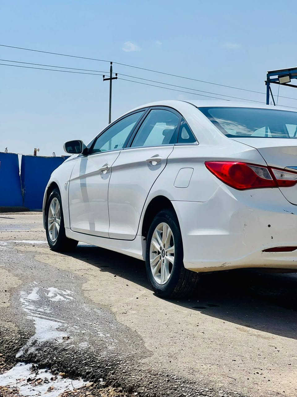 سوناته 13 دخول جديد بانزين بانزين
كصته جنطه 
متوم وكامل رقم نكليزي وسنويه وملسق شرط الحاسبه
مكينه 2000خليجي دوش 
سياره جاهزه من كلشي 
مكاتبه بسم المشتري 
مكاني ناصريه مركز 
سعره مناسب
***********
