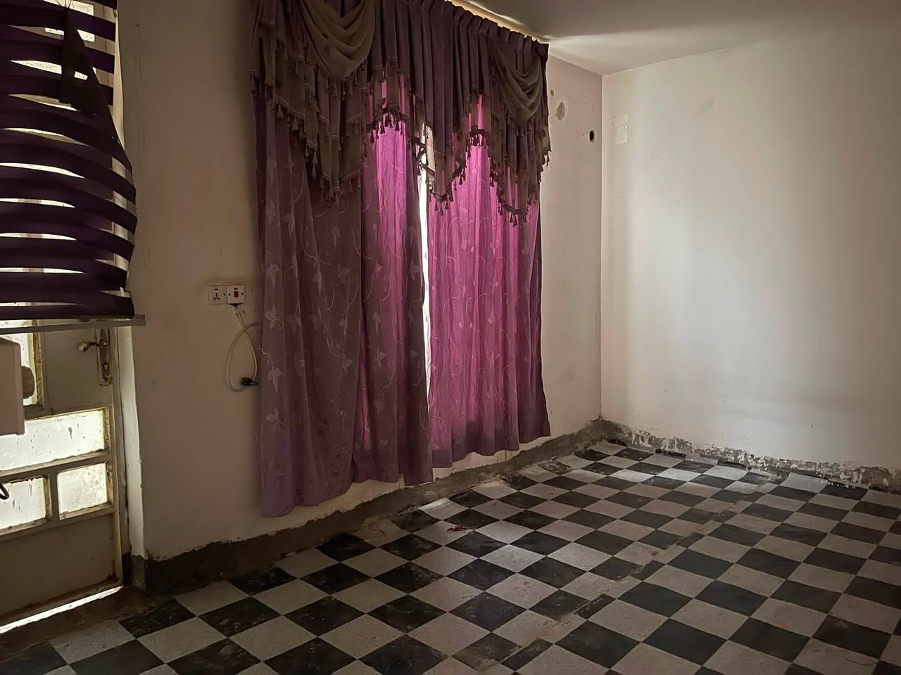 السلام عليكم 
مكتب ( عــــقـ🏦ـارات ارض بابل)
🏠 مشتمل للبيع (100م)  ( طابو زراعي سند 25)
.. يتكون من غرفه نوم وهول وصاله ومطبخ وصحيات داخليه وخارجيه
( مي + كهرباء+ اناره)
🌏 مواقع ( شارع 80 طريق نجف/مقابيل مخبز مهند )
💸 السعر 36 وبي مجال
—————
🏡للاستفسار مراجعة مكتب عقارات ارض بابل 
🌎موقع المكتب شارع 80 طريق نجف 
*********** ...واتساب 
‭***********‬….📞
