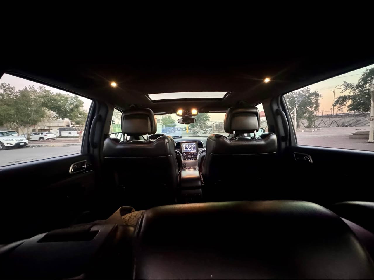 للبيع او مراوس
 
جيب كراند شيروكي - ترايل هوك - موديل 2018
رقم بغداد 

فوول للأخير اعلى مواصفات 
‏4x4 فور ويل 
1- جگات
2- فتحه فول
3- رادار + جانبي + خلفي
4- اوتو بارك ( نظام اصطفاف ذاتي ) 
5- اوتو بريك ( مانع تصادم امامي + خلفي )   
6- قياده ذاتيه 
7- تحديد مسار 
8- نقطه عمياء
9- دخول ذكي
10- هيترات بالمري والجامه الخلفيه
11- مرايا متحسسه للضوء الجانبية والخلفية 
12- حساسات امامي + خلفي 
13- ماوس اربع وضعيات
14- نظام ( start/stop - ايكو - سبورت ) 
15- كشنات جلد كنتاره 
16- كشنات كهرباء 
17- كشنات تدفئه + تبريد 
18- كشنات خزن 3 وضعيات
19- كشنات ترحيب 
20- ستيرن تدفئه
21- ستيرن كهرباء 
22- تحكم ستيرن جهتين  
23- شفتات ستيرن 
24- جنطه كهرباء
25- تشغيل عن بعد 
26- سستم صوت alpain
وبعد بيها هواي شغلات كلشي ببالك موجود 

مبدل عدسات زنون عالي ناصي اصلي

حادثها جاملغ وبنيد 
مكفوله الدواخل مالته  

عليها ادامه كامله من منضومة بانزين ومحرك 
السعر 245
اي نقص مابيه 
 ***********اتصال او واتساب بغداد, العراق
