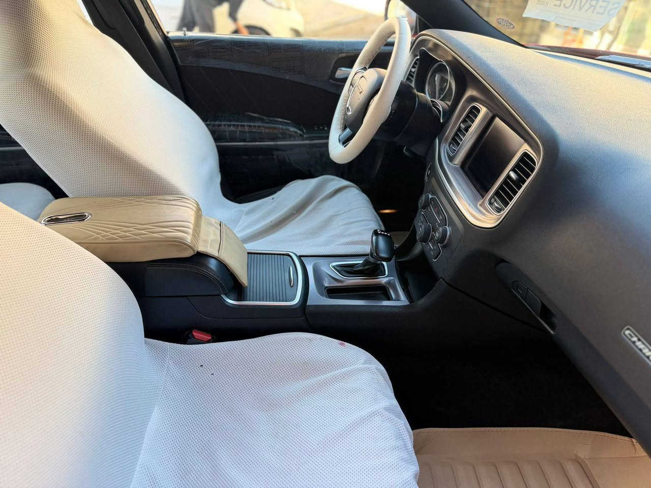 السلام عليكم اخوان
چارجر 2023 لاست كال وارد امريكي احمر طماطه كفاله عامه حادث فقط الدعاميه الاماميه ومرجعه نفسها الباقي على وضع الشركه ماشيه 55mi جاهزه للاخير تخم تاير حداديه لايت زنون ، رقم اربيل دولي هزه وسنويه لل2030 تحويل ثاني يوم مكان السياره ميسان 
السعر 265 بيها مجال
للاستفسار: ***********
ملاحضه: السياره استخدام شخصي ما مشتغله على الخط نهائيا وعلى وضع الشركه البلادي
السياره مغلفه بالكامل افلام حمايه BBF
