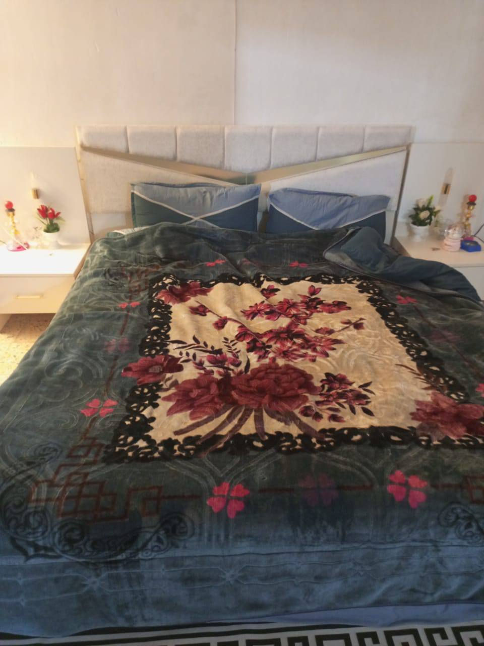 ***********بي وتساب لهتف
غرفه للبيع ما مستخدمه شهرينشهرين السعر 450 وبيها مجال
