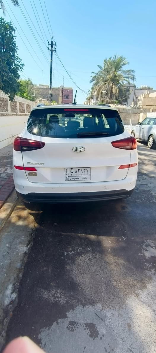 سلام عليكم توسان 2019 خليجي
بيه ملاحضات بسيطه محرك 2000 / 4سلندر
(محرك و الكير والحدايده ) مكفول كفاله عامه 
مواصفات السياره 
* بنراما 
* تشغيل بصمه 
* بصمه دخول
* كشنات كهرباء 
* كامره اماميه خلفيه بلاد 
* حساسات خلفيه 
* اضائه زنون خمس عدسات بلاد 

السياره ماشيه 175000 بس نضيفه وعلى ايدي 

ملاحظة :- السياره بأسمي تحويل ثاني يوم 
للتواصل *********** واتساب او
