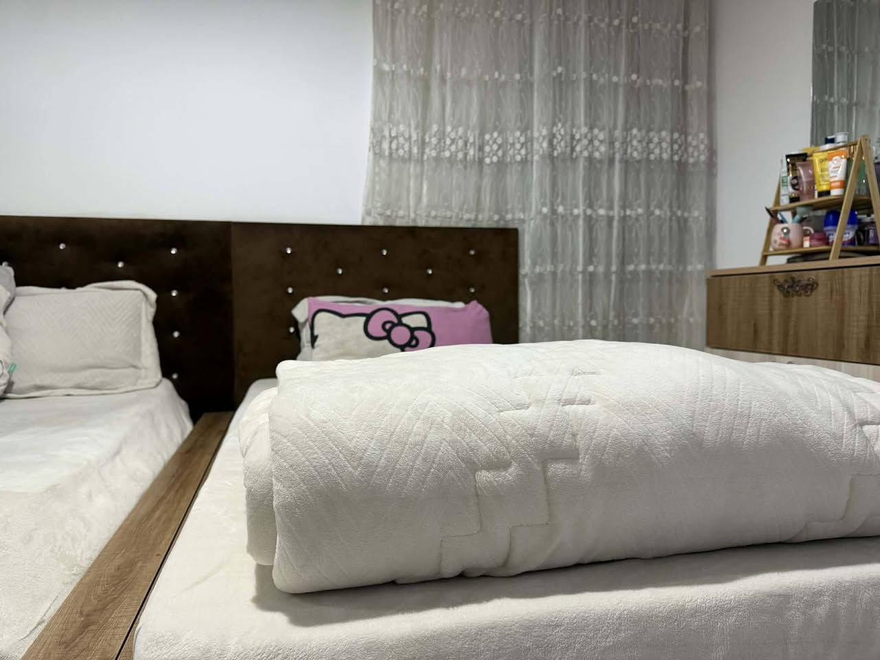 ئەم تاخمە نووستنە بۆ فرۆشتن دەستکردە سەر سیسەمەکانی  لەگەڵە ٤٠٠ و معمەلە  ژمارەی واتساپ و ڤایبەر: ***********
