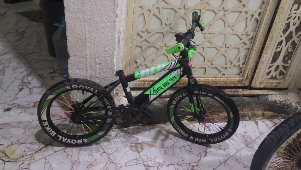 السلام عليكم بايسكلات للبيع جميع الاحجام  في ميسان حي الجامعه رقمي موجود نفس ***********
