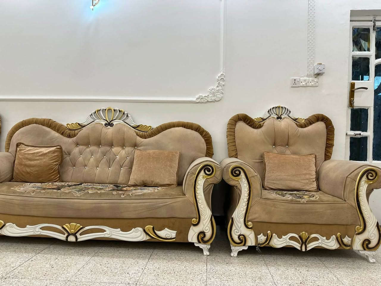 السلام عليكم، تخم ونص جديد ونظيف للبيع، السعر600 وبي مجال.


**إذا كنت صاحب هذا الإعلان وتريد حذفه لأي سبب، رجاءا أرسل رسالة إلى الدعم الفني**