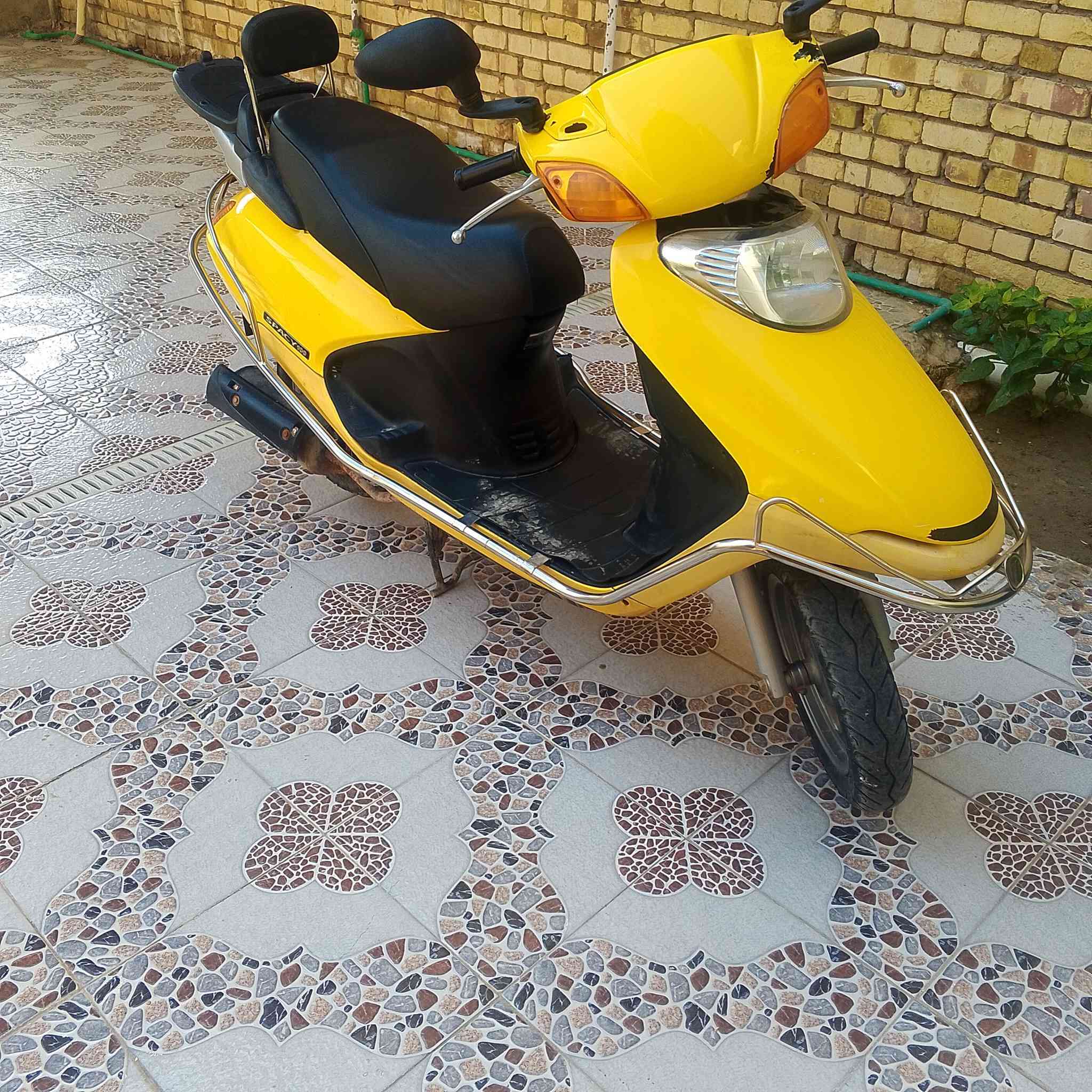 سلام عليكم سبيسي ياباني للبيع كفرات اصليه سلف هندر مكينه خرسه شلعه تخبل اشاير هورن كيلو متر كيج بانزين قفل ستيرن قفل جنطه كلشي بيه عل بلاد اخت الرمبه مفتوحه مره وحده تايرات جدد بريك امامي وخلفي بل مكان مكاني كوت مركز المدينه السعر 675 مع المجال ***********
