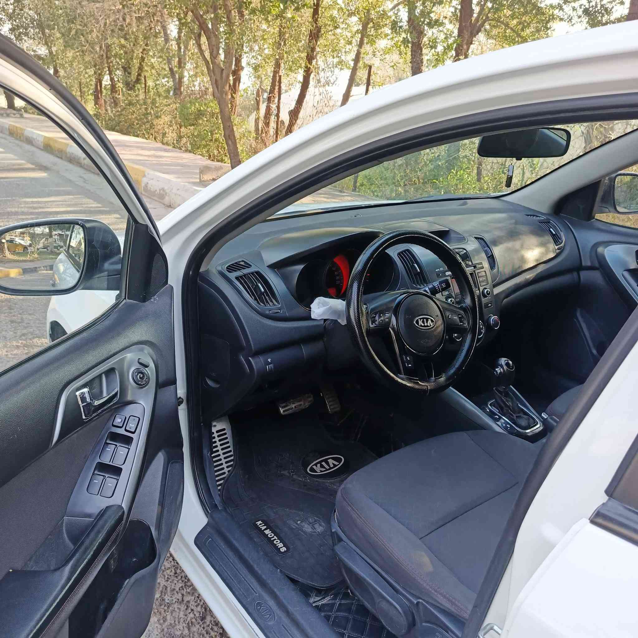 سلام عليكم سيراتو موديل١٣ وارد خليجي كفاله عامة مكينه ٢٠٠٠ مواصفات نص فول لسياره احله من مابصوره اشاير مري تحم ستيرن تخم تاير جديد السعر ١١٦ وبيه مجال بصيط مكان كربلاء طويريج شباب مكلف بل نشر ايي ستفسار اتصل ع الرقم ***********
