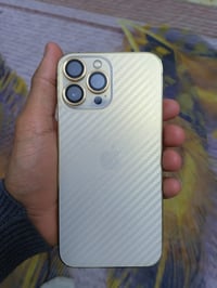 13 برو ماكس ذاكرة 256 بطارية 84 بلادية مبدل فقط شاشه رايدة 550 وبي مجا...