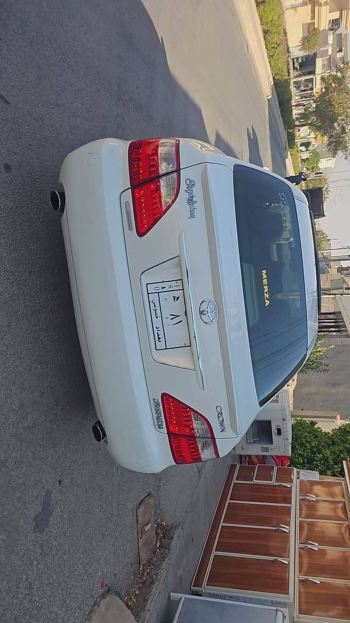 سلاو هاوريان شاهينه ي ساخ بو فروشتن ٢٠٠٧ ساج مه له كي ١٨٢ جلدي يابات سلايت اوينه ايشاره ت بيشو دوا هاسه لايت ناوجه ي كوير به سمه ره ساسي ناوزه رد ٣ دوكمه كامل مه سره ف كراوه سه ياره كه ديناريك مه سره في نيه كودي بوكراوه يه كسه ر بيكه به ناوي خوته وه نيو بارجه ي بوياخه سه ياره كه شوشه يه بي جالو شوخته سعري ٨٨ كلاو توزيك مه جال شوين ده ربه نيخان ***********
