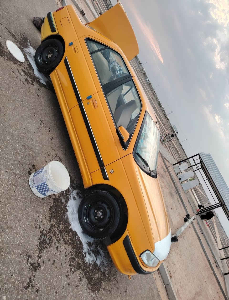 سلام عليكم افلح من صلا علا محمد وال محمد بيجو بارص. مديل 18 للبيع سيارة جديدة مكفولة لا ضربة ولا صبغ ولا بارد  تخم تاير جديد  مكينة لا تبخير ولا تنقيص تدفئة تبريد كهربائياتها كلها شغالة سنوية 2030 رقم جديد مشط جديد حدادية جديدة شاشة منضومة زنون  سيارة جاهزة علة اخر حباية  هيئة وغرامات مصفرة سعرها 58 وبيها مجال بسيط ***********
