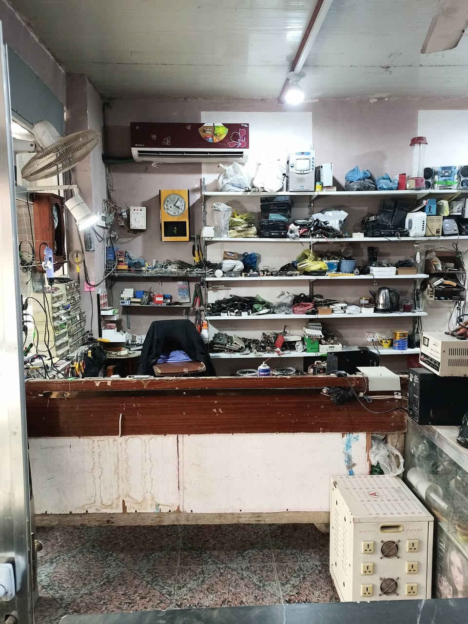 ورشت ابو سرى ايشي عدك كهربائي عاطل احسن متذبه صلحه واستفاد منه الموقع العلكايه شارع  مقابل الملعب


**إذا كنت صاحب هذا الإعلان وتريد حذفه لأي سبب، رجاءا أرسل رسالة إلى الدعم الفني**