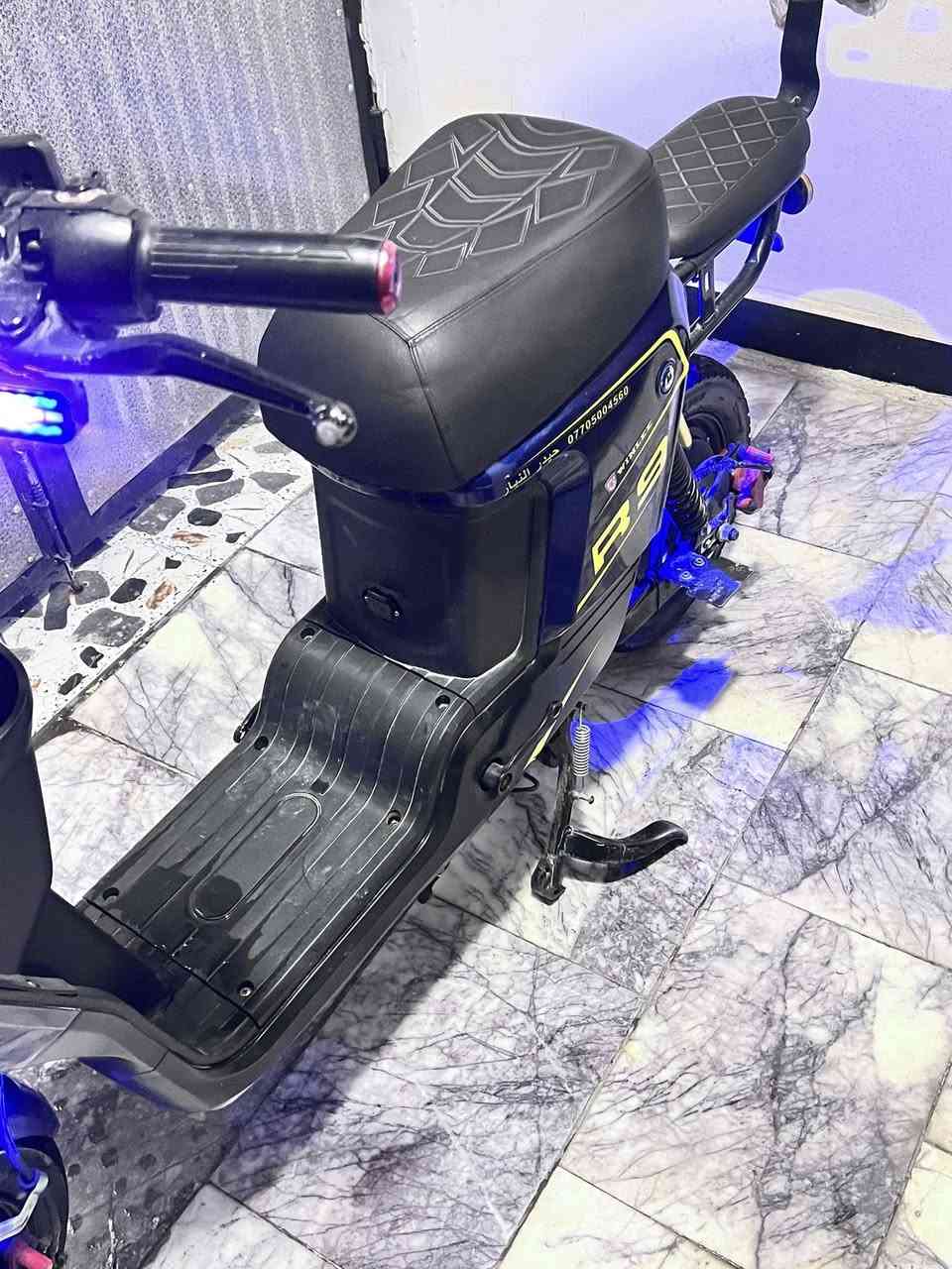 سلام عليكم دراجه شحن R9
موديل2025
مواصفات 👇
رجوع خلف R
شاشه يعرض اي عطل 
بصمات 2سويجات2
دبل أشاره 
سعر 450 بيها مجال حيل
رقم هاتف ***********
